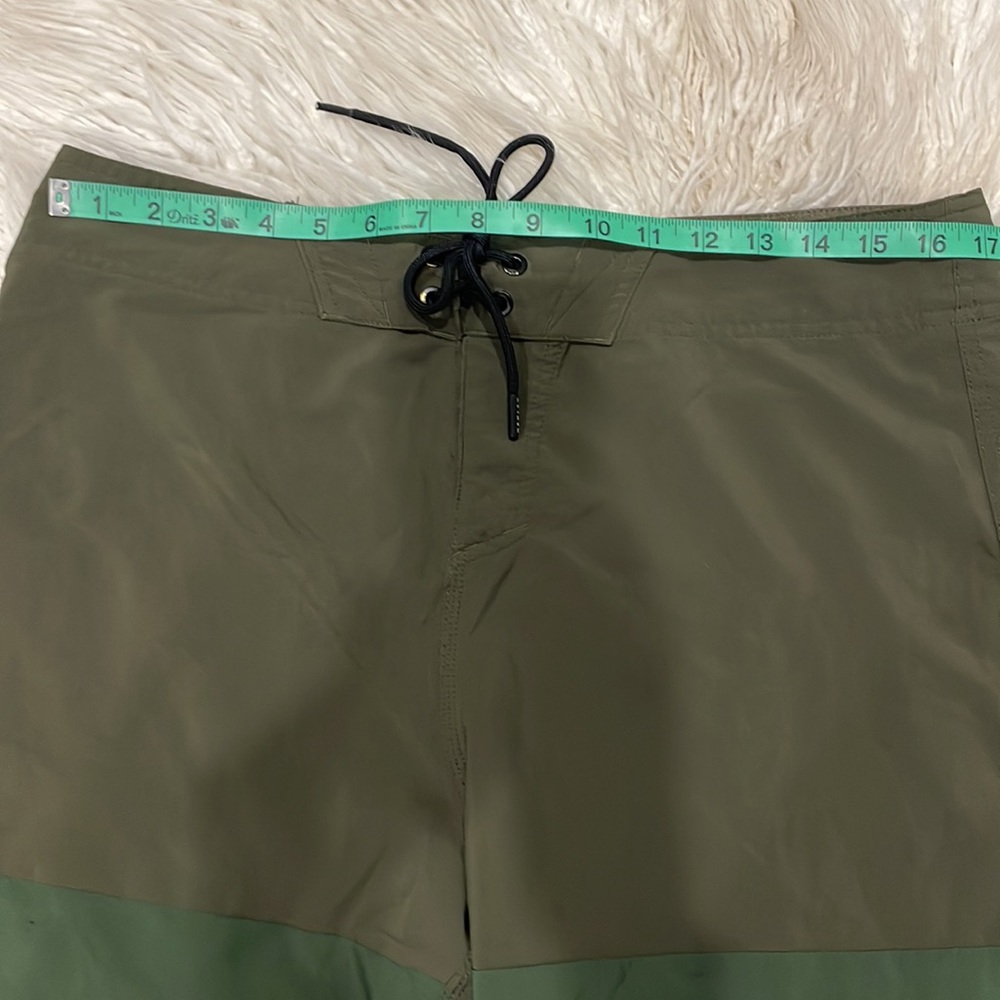 Oakley 18” board shorts men’s swim performance for 34 - Picture 8 of 8